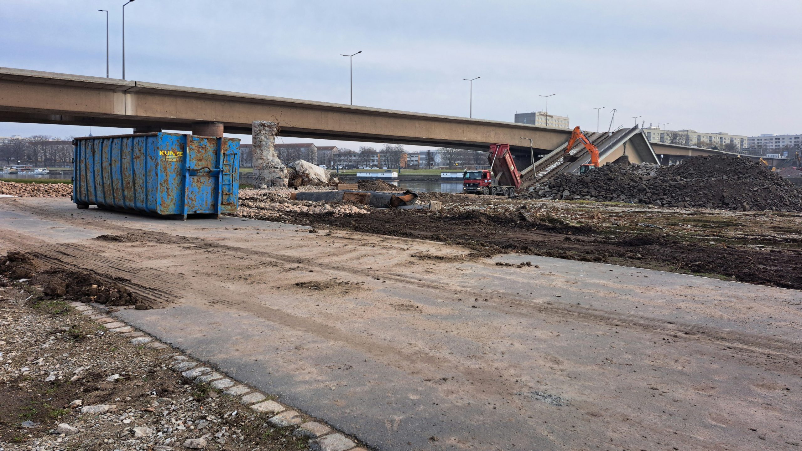 Eingestürzte Carolabrücke in Dresden, Januar 2025