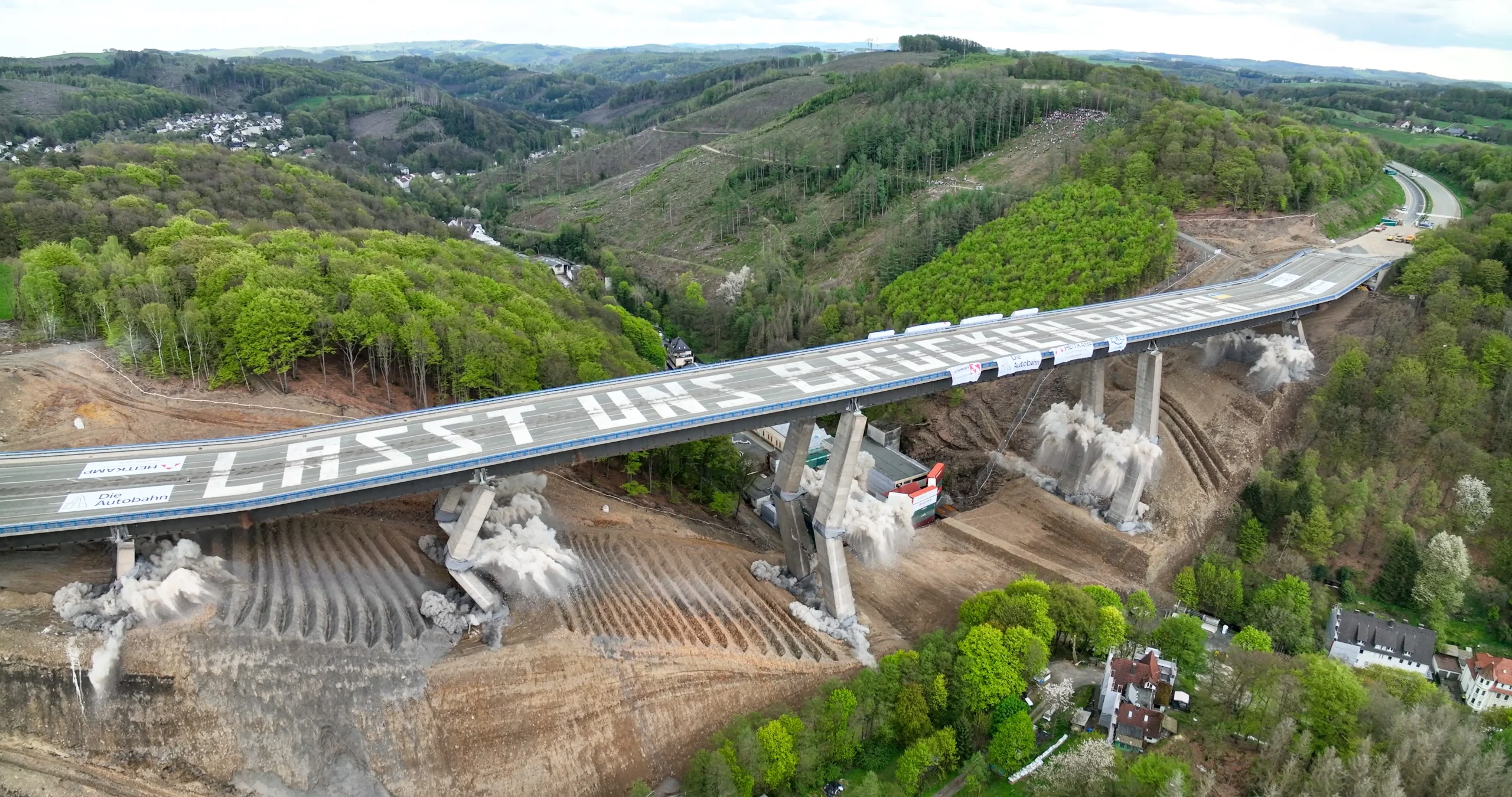 Sprengung der Talbrücke Rahmede, 7. Mai 2023